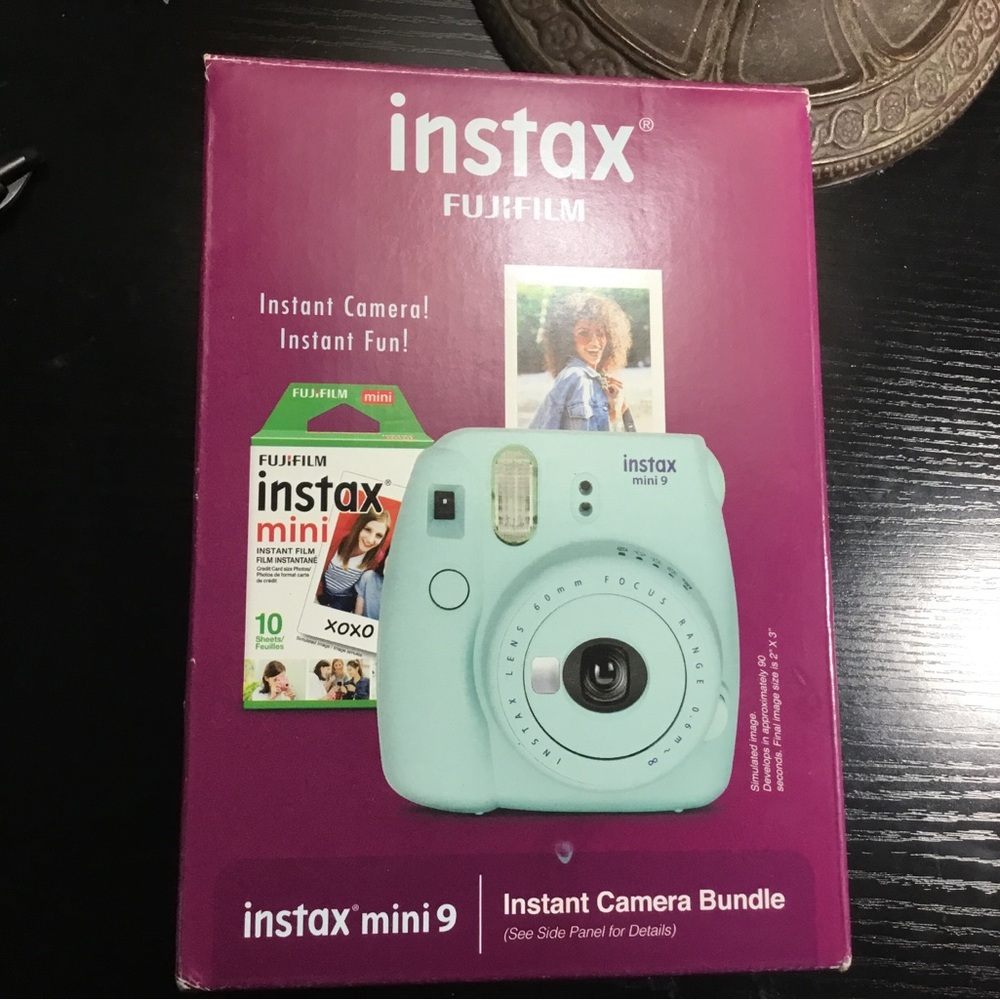 (221) NEW Fujifilm instax mini 9 Instant Camera Bundle Mint